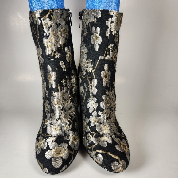INDIGO ROAD Women's Bootie Size 8 Black Silver Floral Embroidered Shoe - Picture 3 of 12